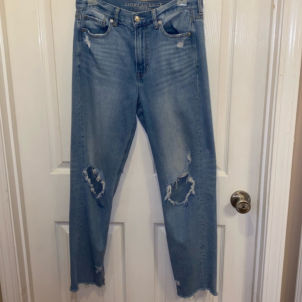 American Eagle mom jeans size 8 long distressed on purpose summer lightweight